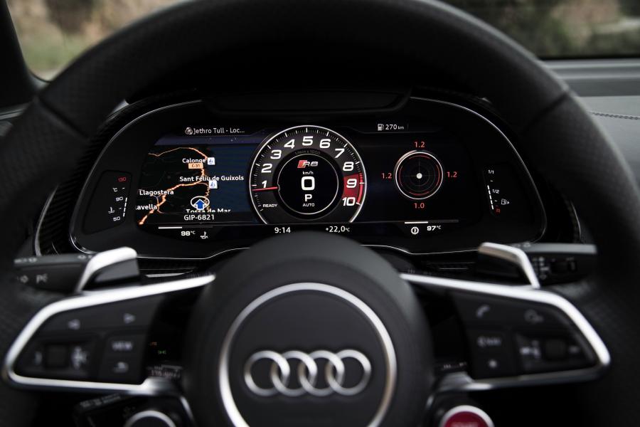 Панель приборов Audi R8 Spyder V10 2016 года  (WW) (фото 7 из 61)
